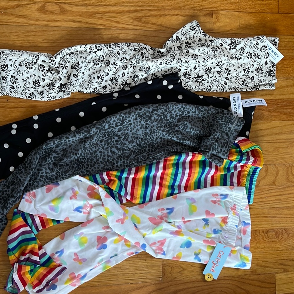 5 pair of leggings  kids, 4 with tags